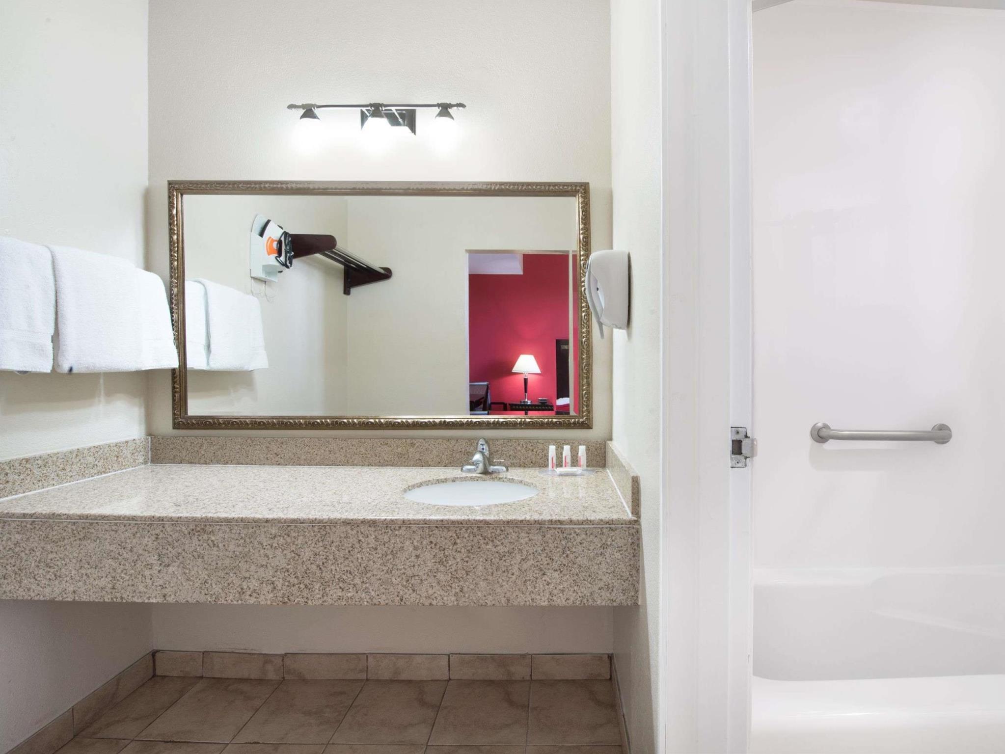 ラマダ バイ ウィンダム サンディエゴ エアポート 写真