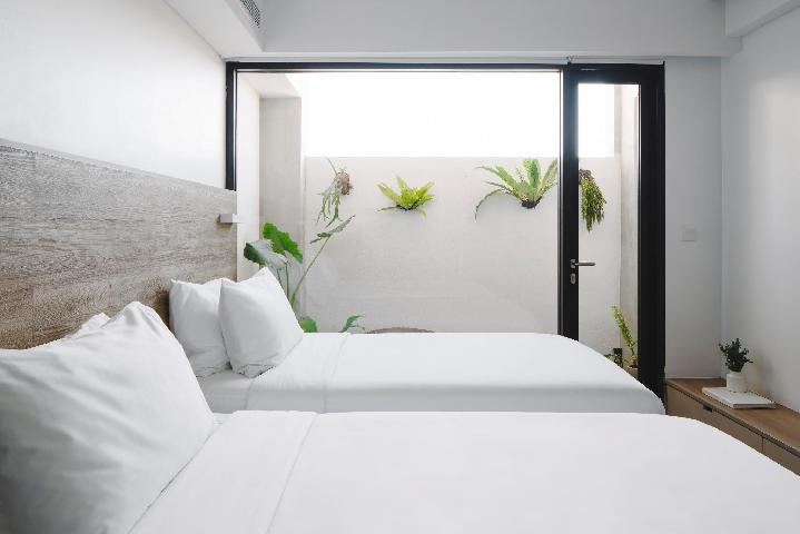 ロイズ イン バリ 写真