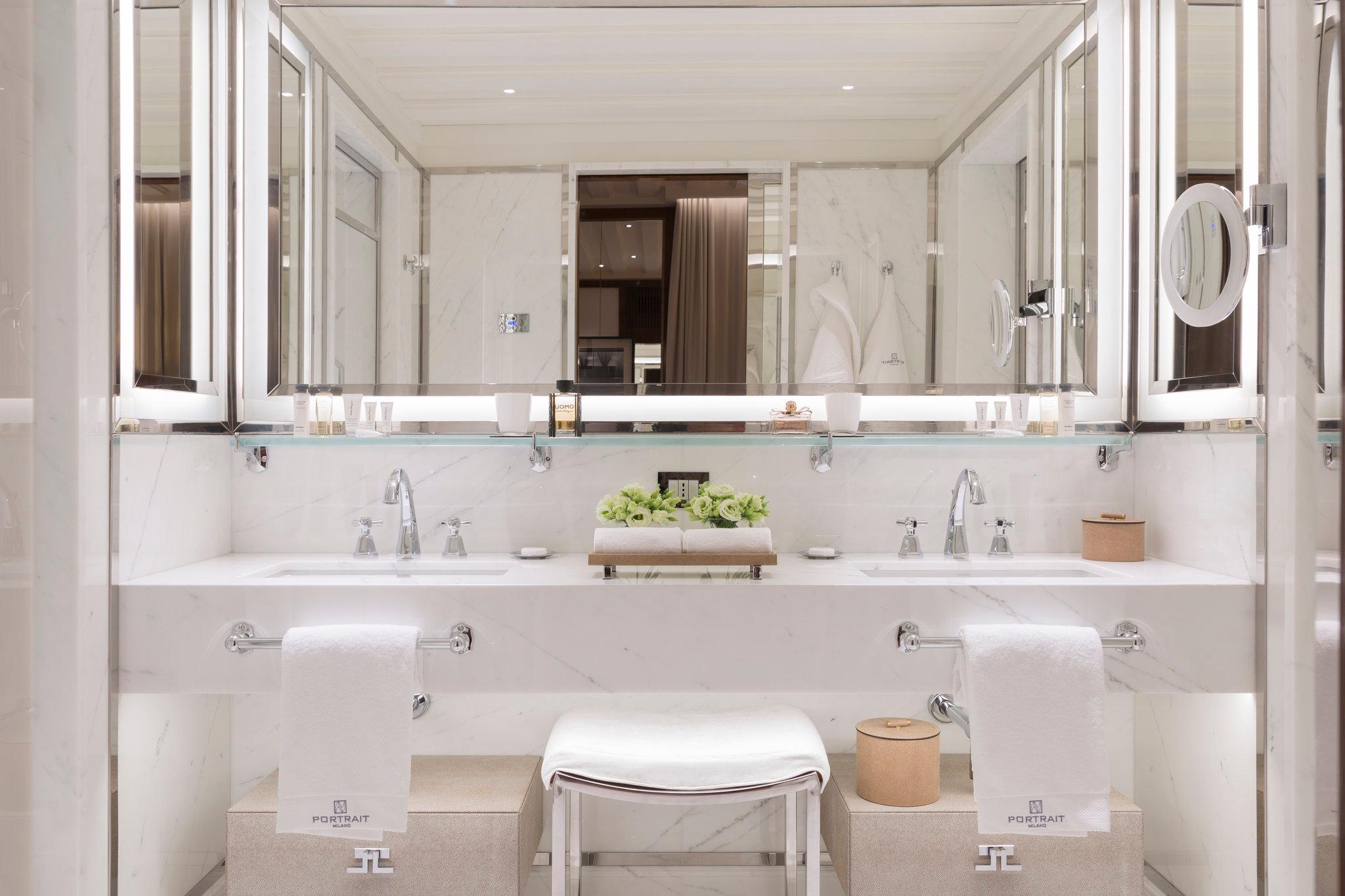 ポートレート フィレンツェ ルンガルノコレクション 写真