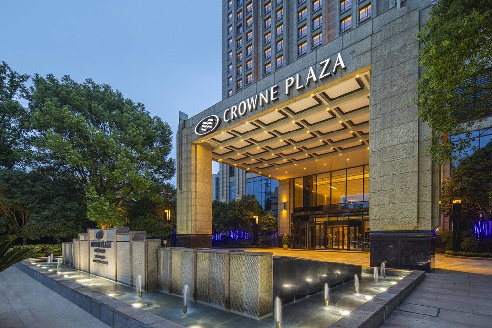クラウンプラザ シャンハイ ジンシウ バイ IHG 写真