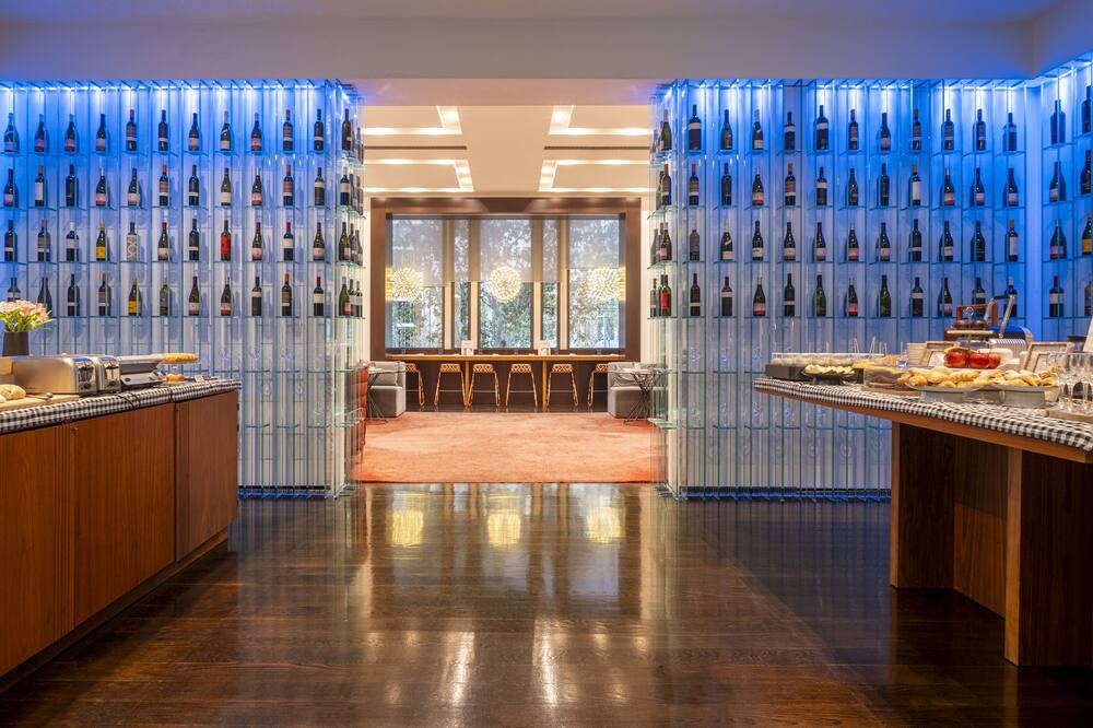 シックスティトゥー ホテル 写真