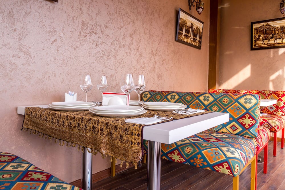 Ruma Old Gates Hotel ex Premier Old Gates 写真