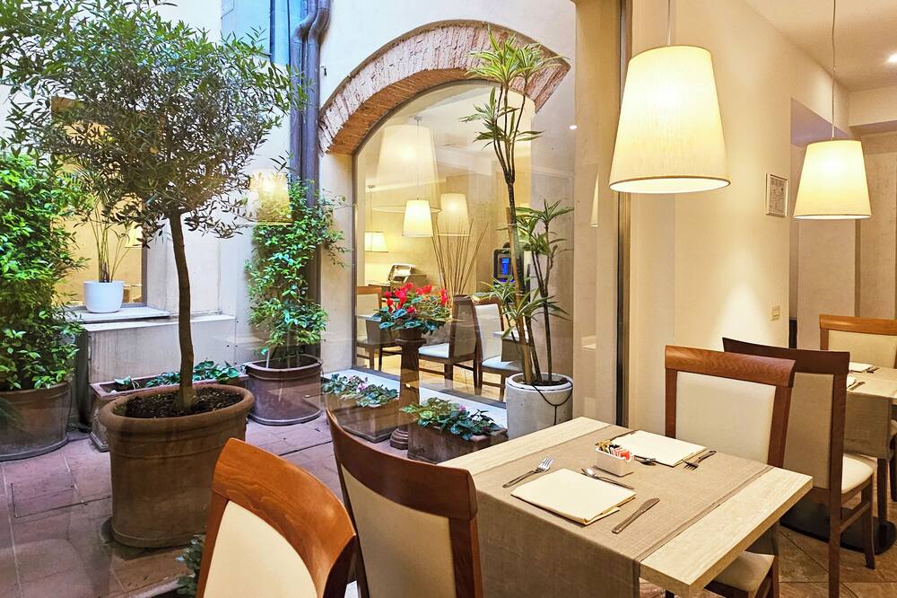 ホテル アトランティック パレス 写真