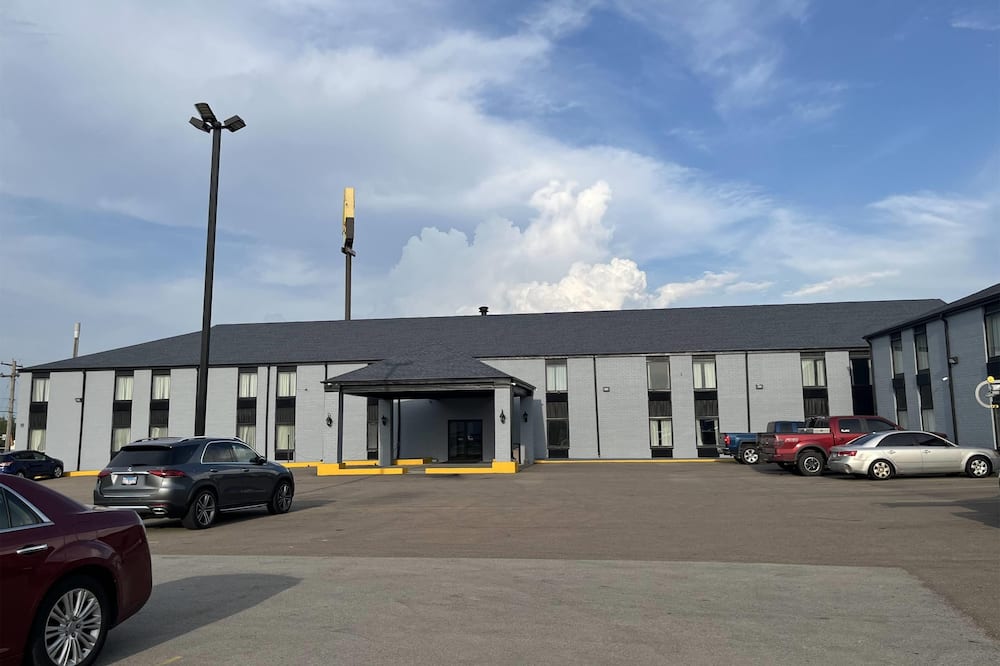 デイズ イン & スイーツ バイ ウィンダム ブルーミントン / ノーマル イリノイ 写真