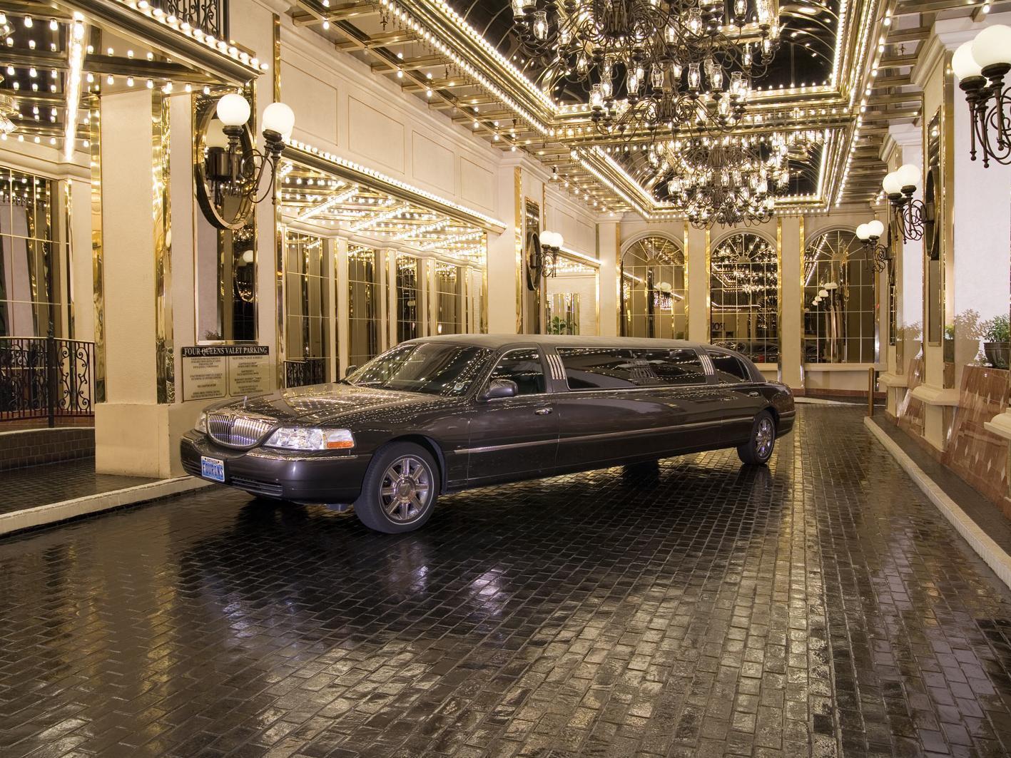 フォー クイーンズ ホテル&カジノ 写真