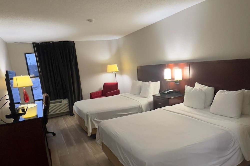 デイズ イン バイ ウィンダム グレート レイクス ネイバル ベース 写真