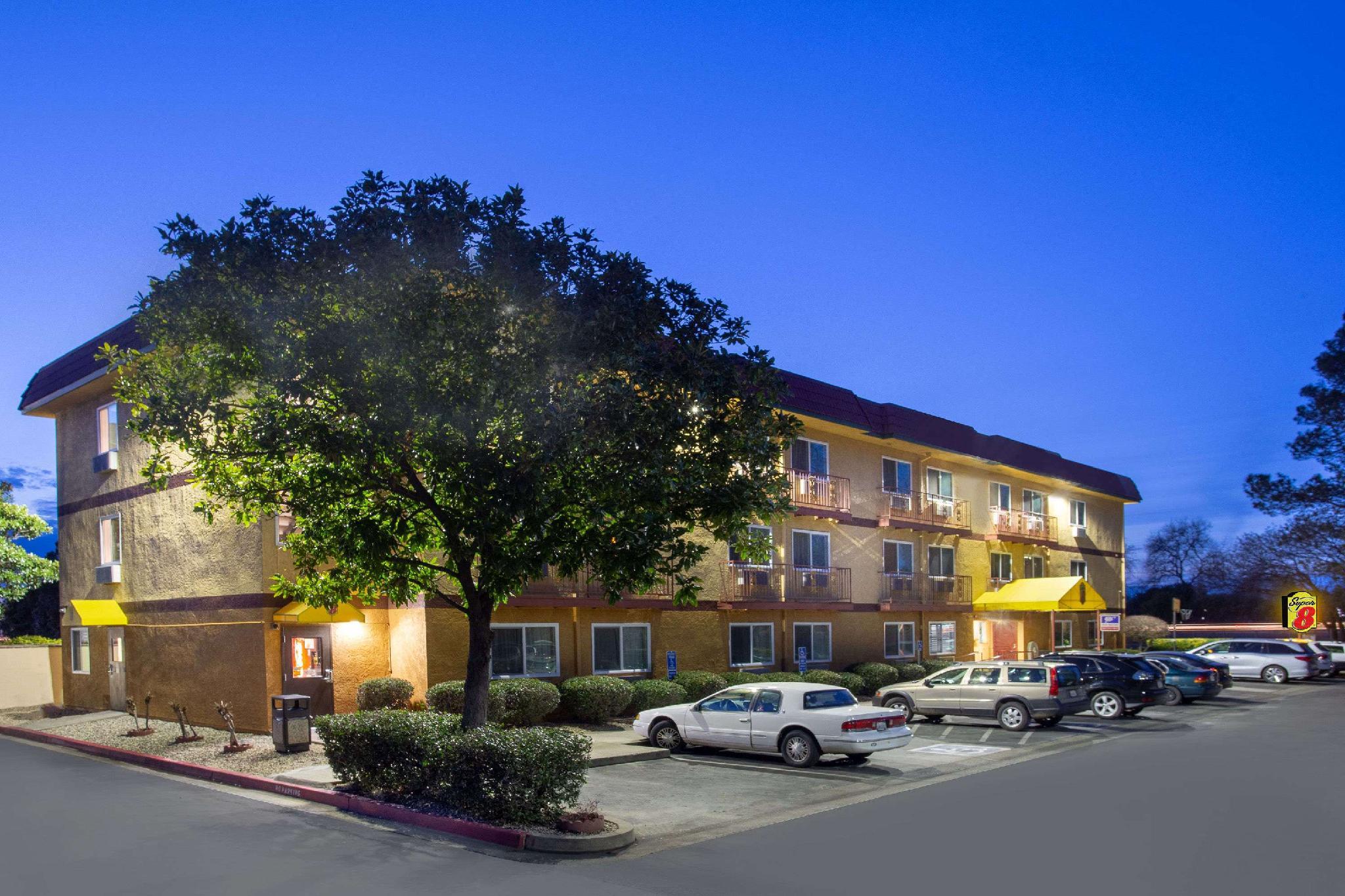 スーパー 8 バイ ウィンダム チコ 写真