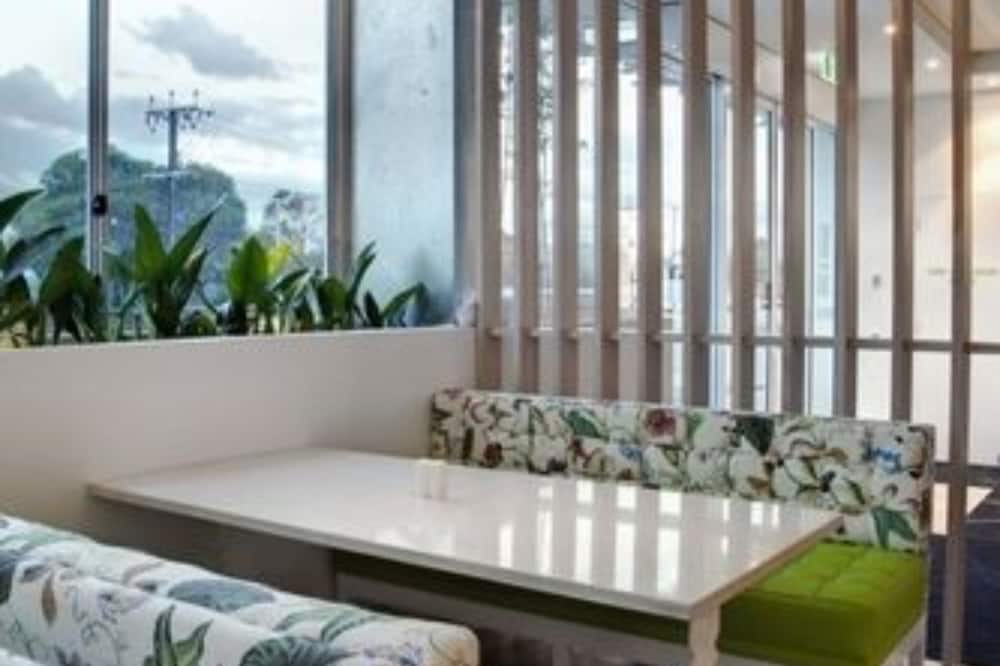 ウォーカーズ アームズ ホテル 写真