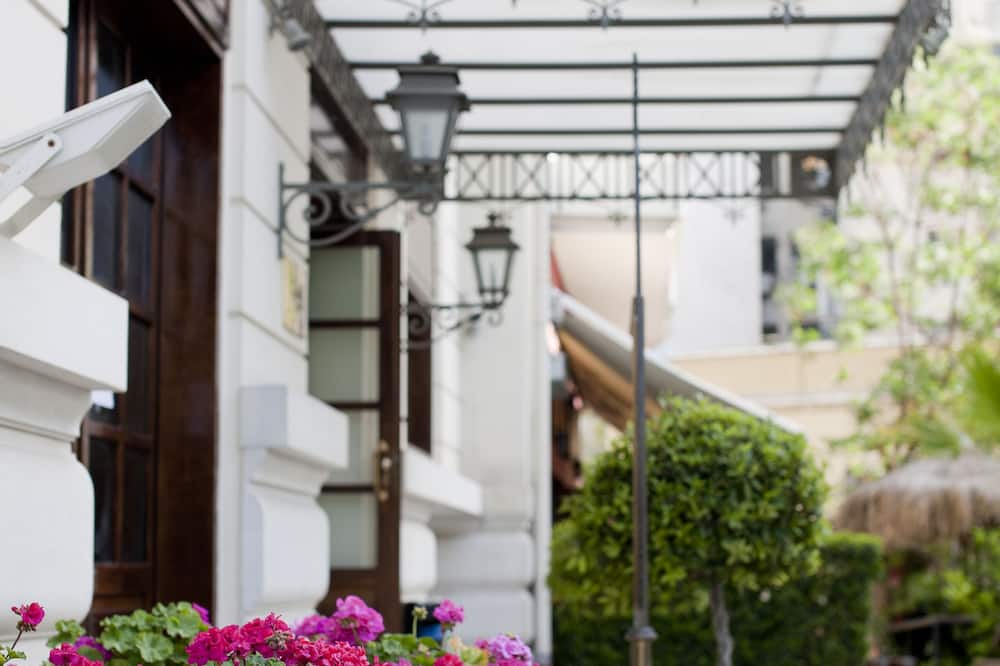 ヘラ ホテル 写真