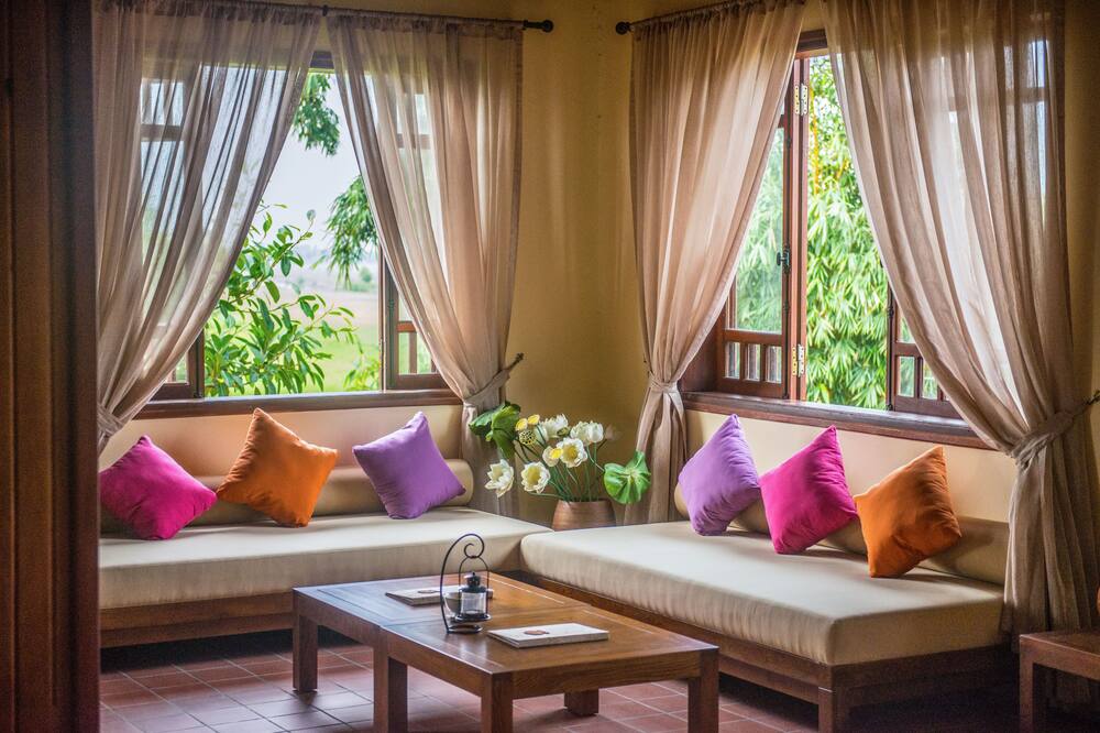 エメラルダ リゾート ニンビン 写真