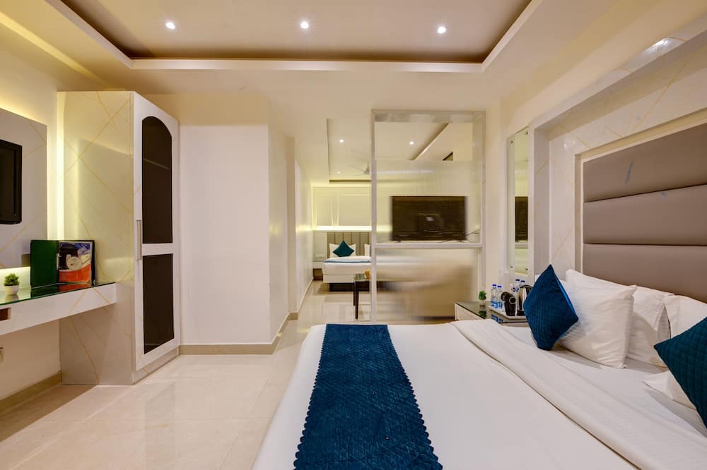 ホテル クリシュナ デラックス 写真