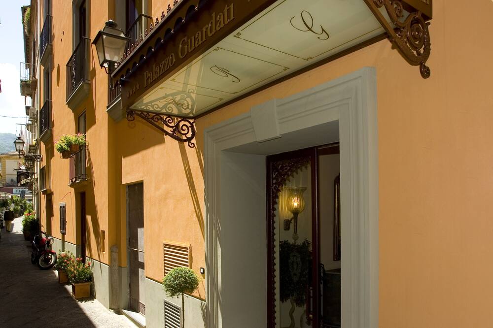 ホテル パラッツォ グアルダティ 写真