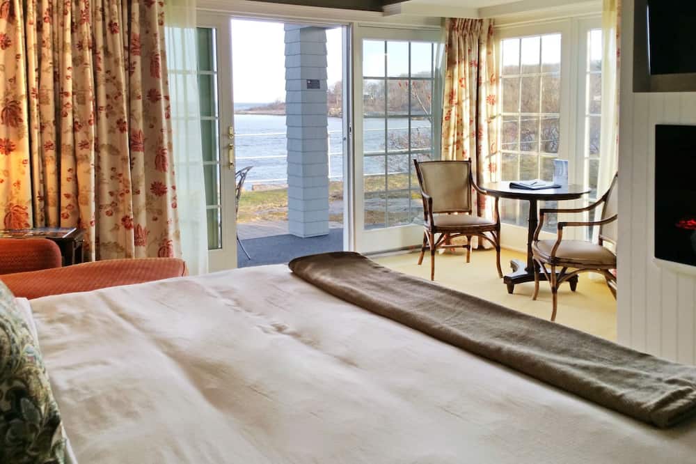 ステージ ネック イン 写真