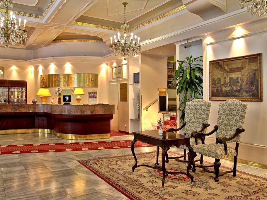 アンバサダー ズラータ フサ 写真