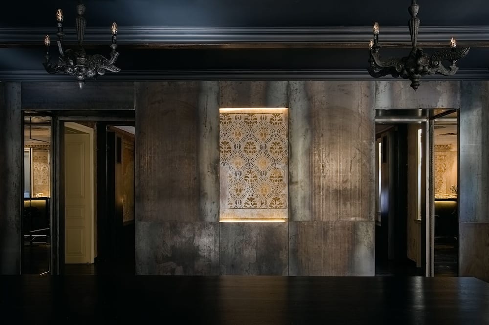 アンフウンド ドア 写真