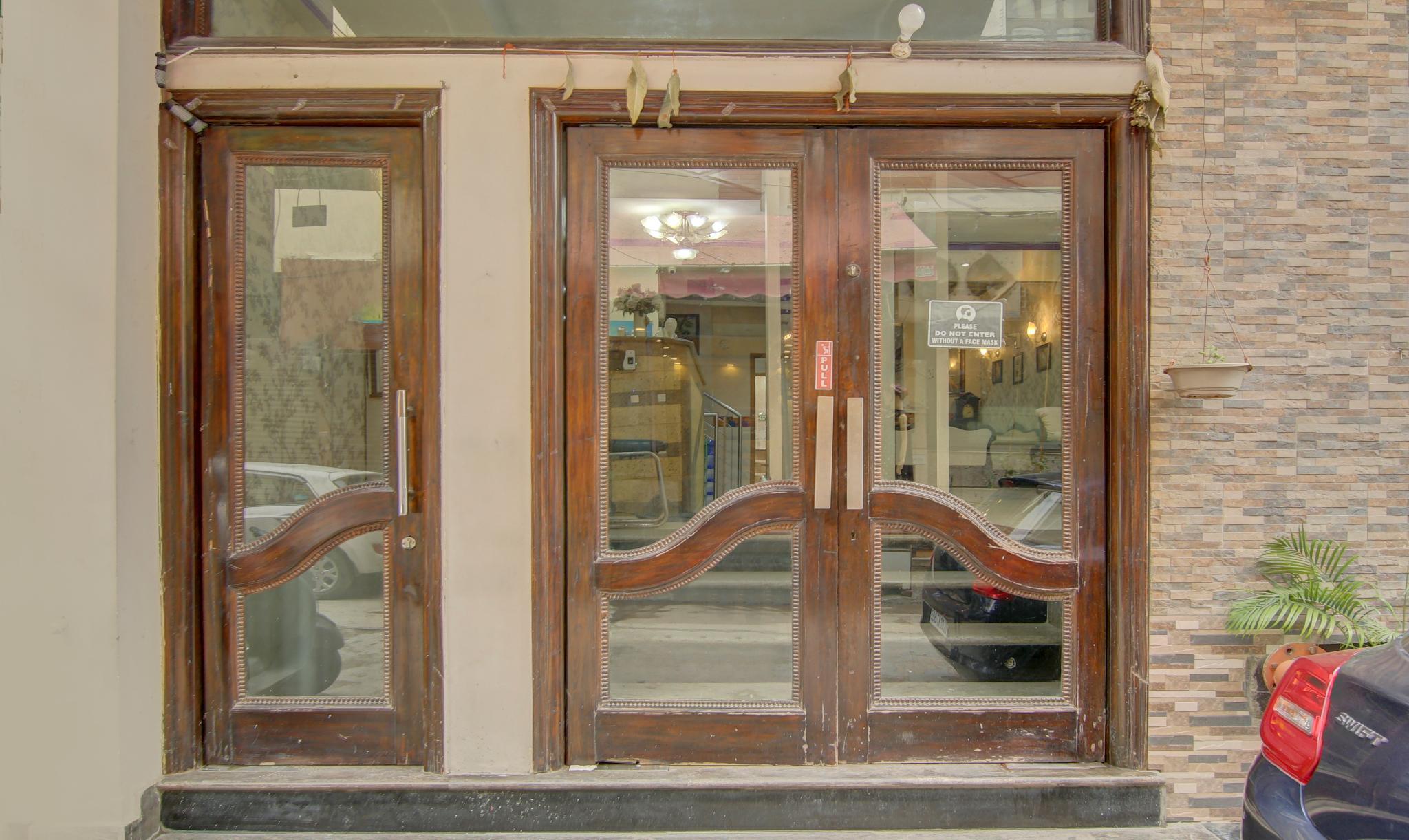 ツリーボ ロックウェル プラザ 写真