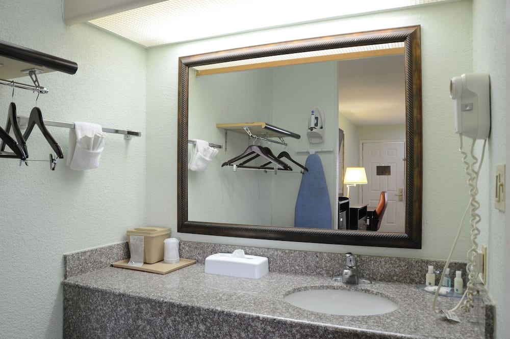 クオリティ イン & スイーツ コヴィントン 写真