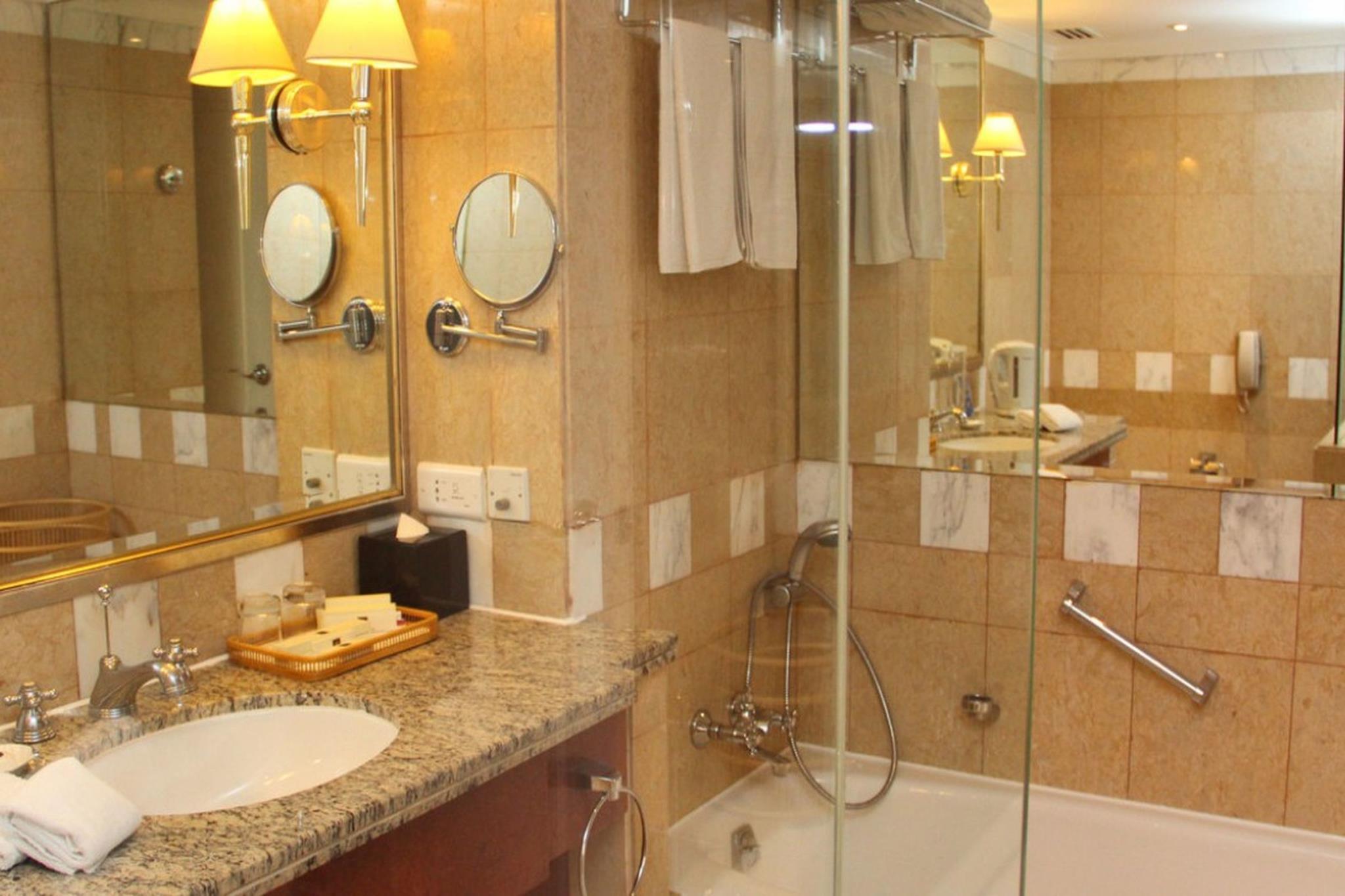 カイワー プラザ インターナショナル ホテル 写真