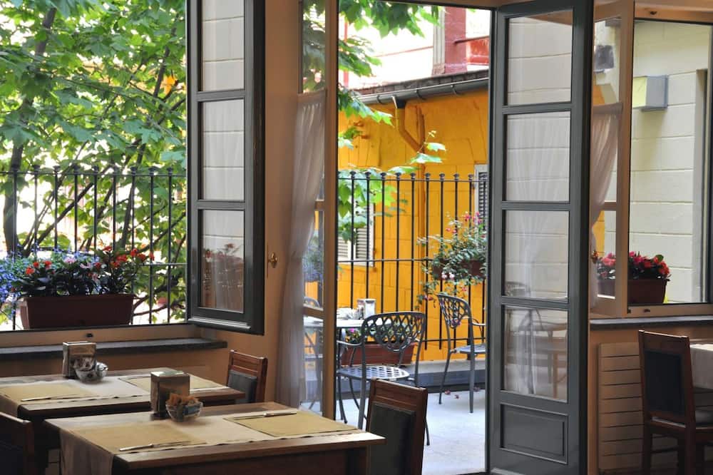 ホテル ローマ エ ロッカ カヴール 写真