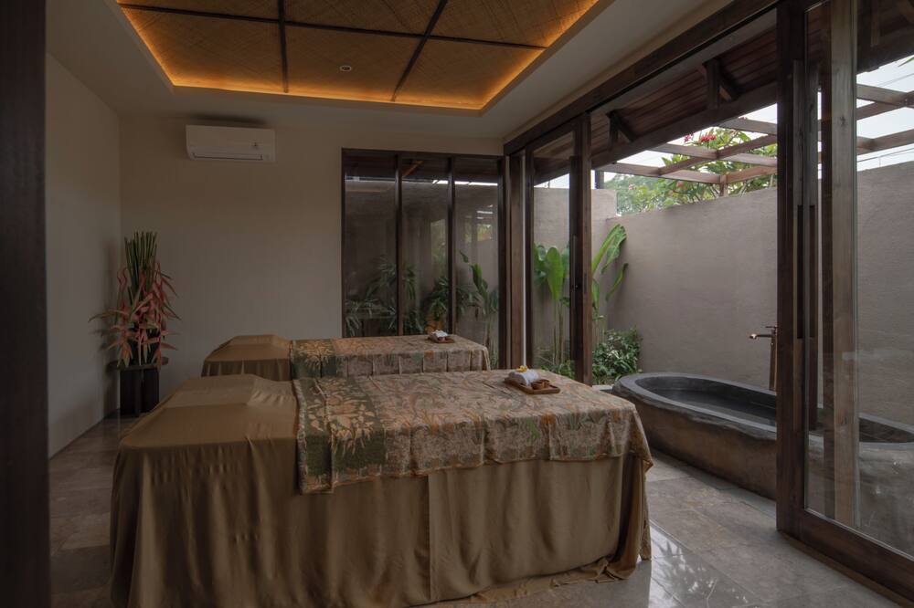 ウブド マス グランピング ラグジュアリー テント 写真