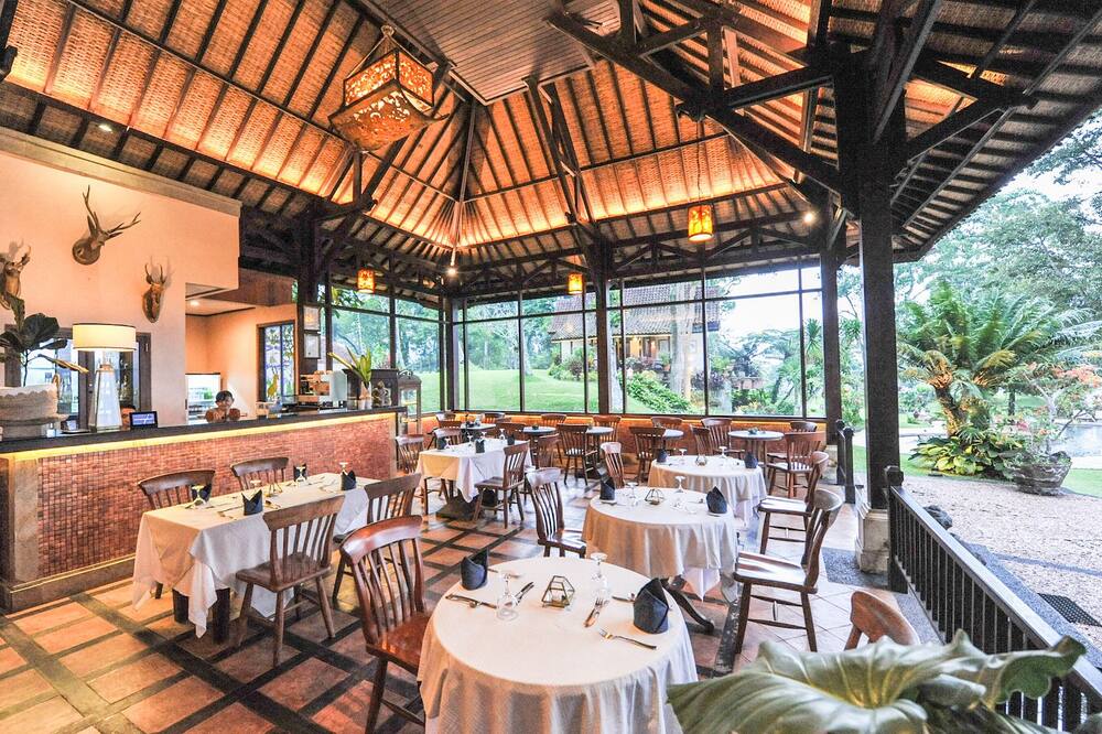 イジェン リゾート アンド ヴィラズ 写真