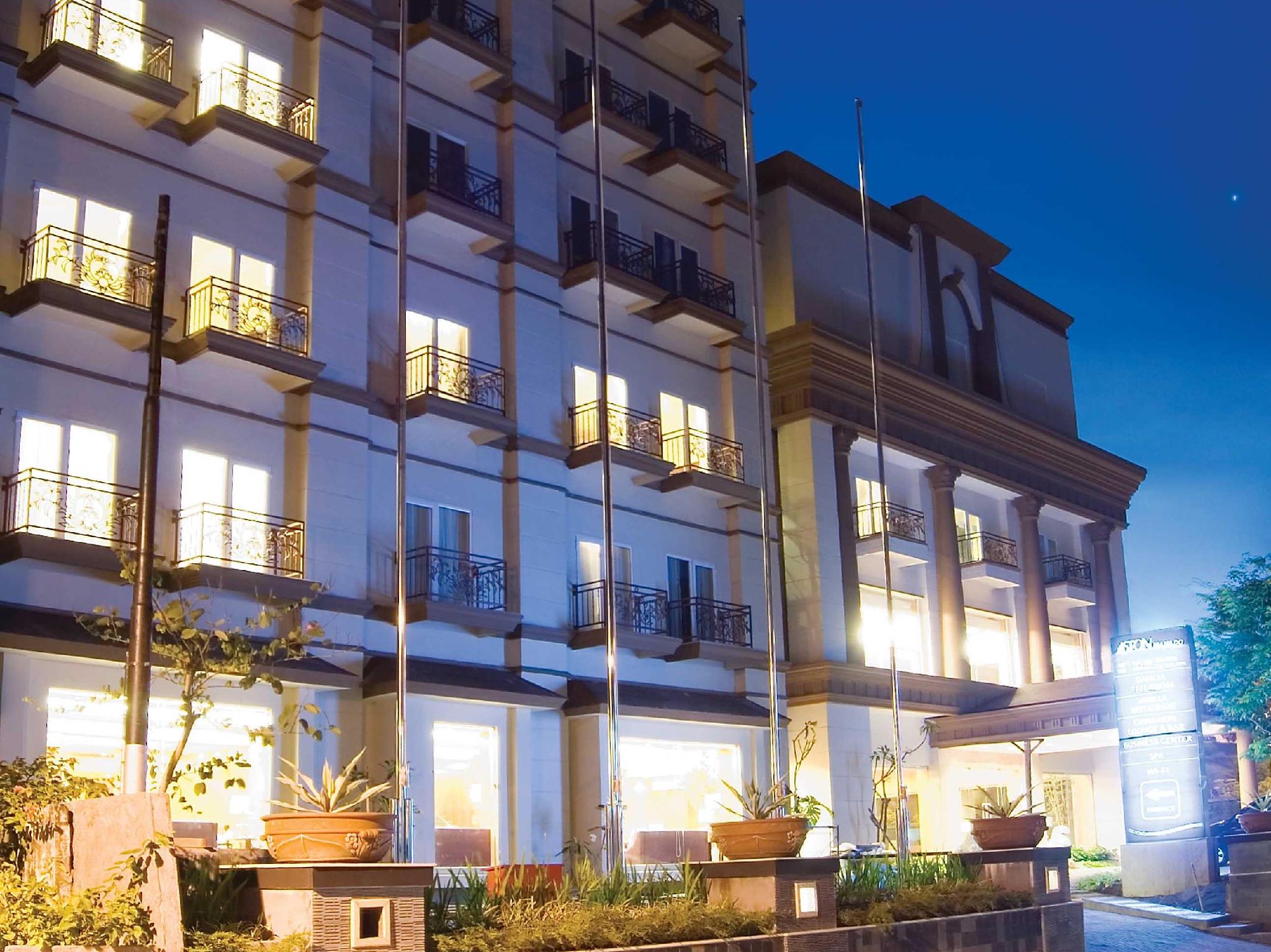 アストン マナド ホテル 写真