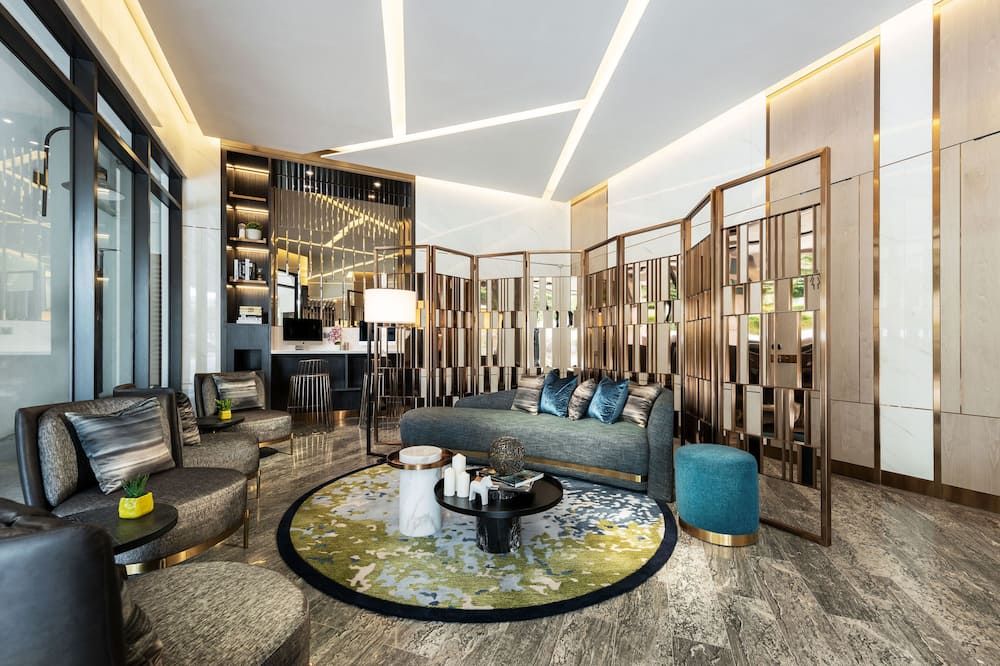 オーチャード グランド コート 写真