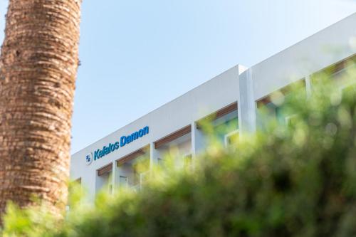 Damon Hotel Apartments 写真