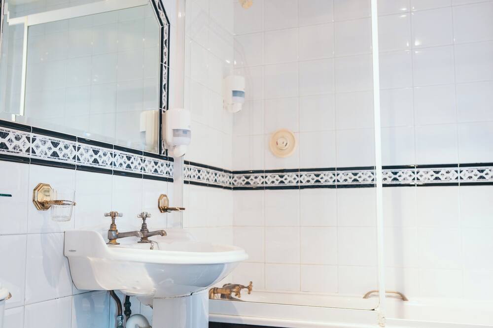 ラッセル コート ホテル 写真