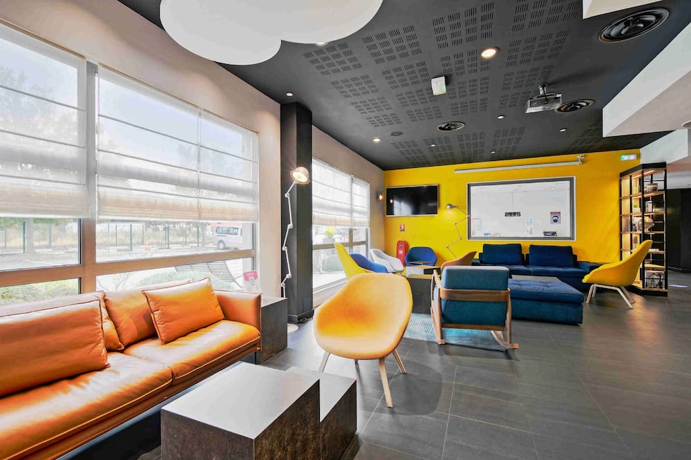 カンパニール ロワシー アエロポール CDG ル メニル アムロ 写真