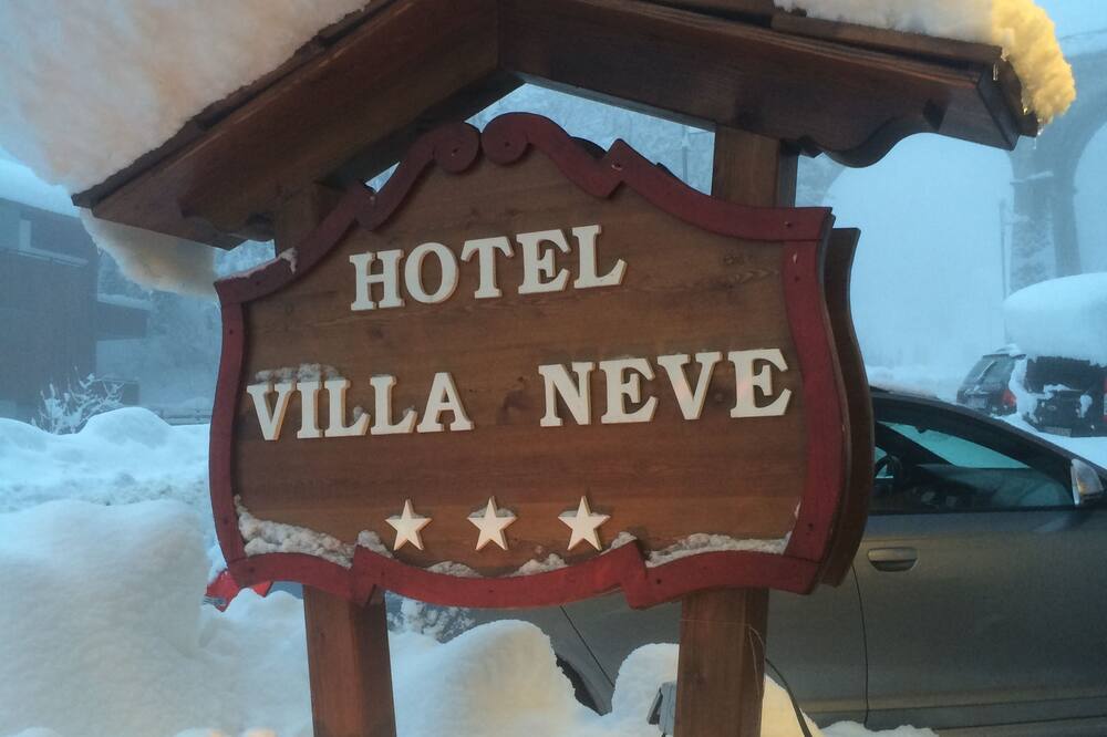 ホテル ヴィラ ネベ 写真