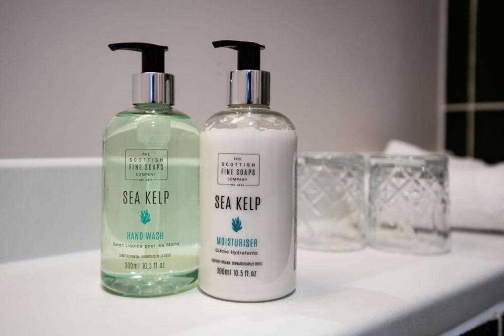 ウォーターエッジイン - インコレクショングループ 写真