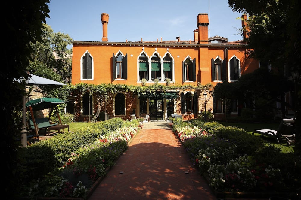 ペンシオーネ アッカデーミア ヴィッラ マラヴェージェ 写真