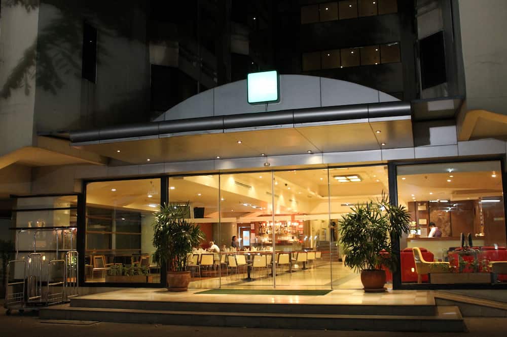 ザ シーズンズ バンコク フアマーク ホテル 写真