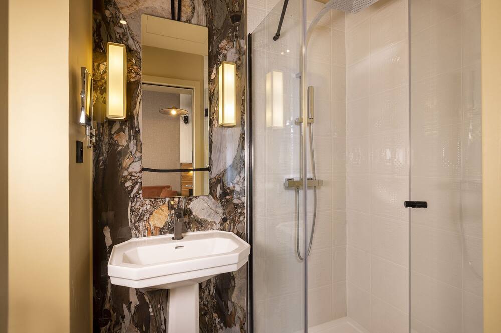 ホテル ル ロクロワ 写真