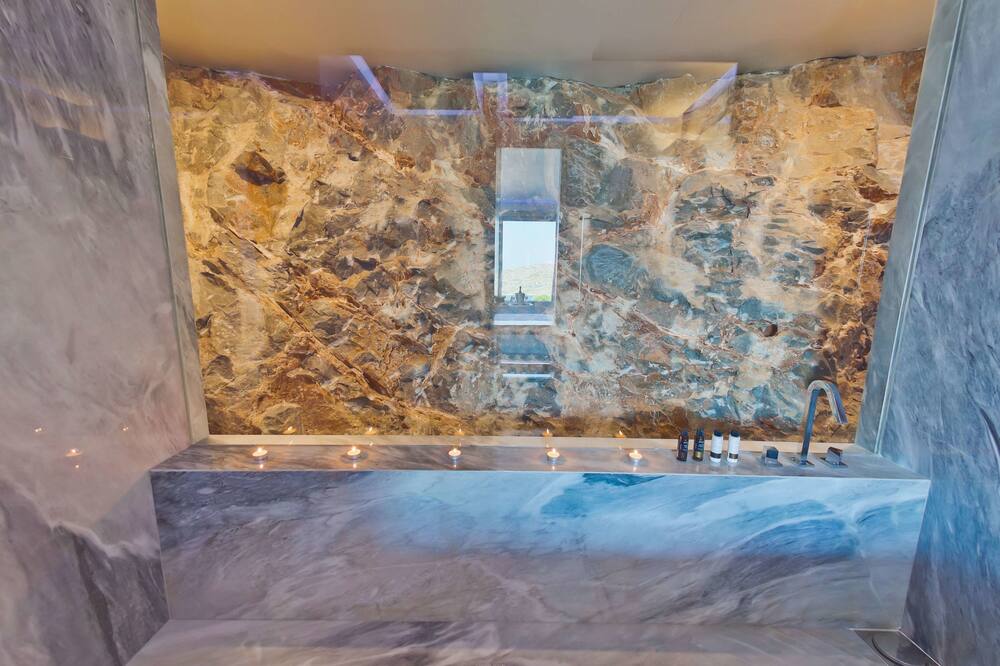 Royal Marmin Bay Boutique & Art Hotel 写真