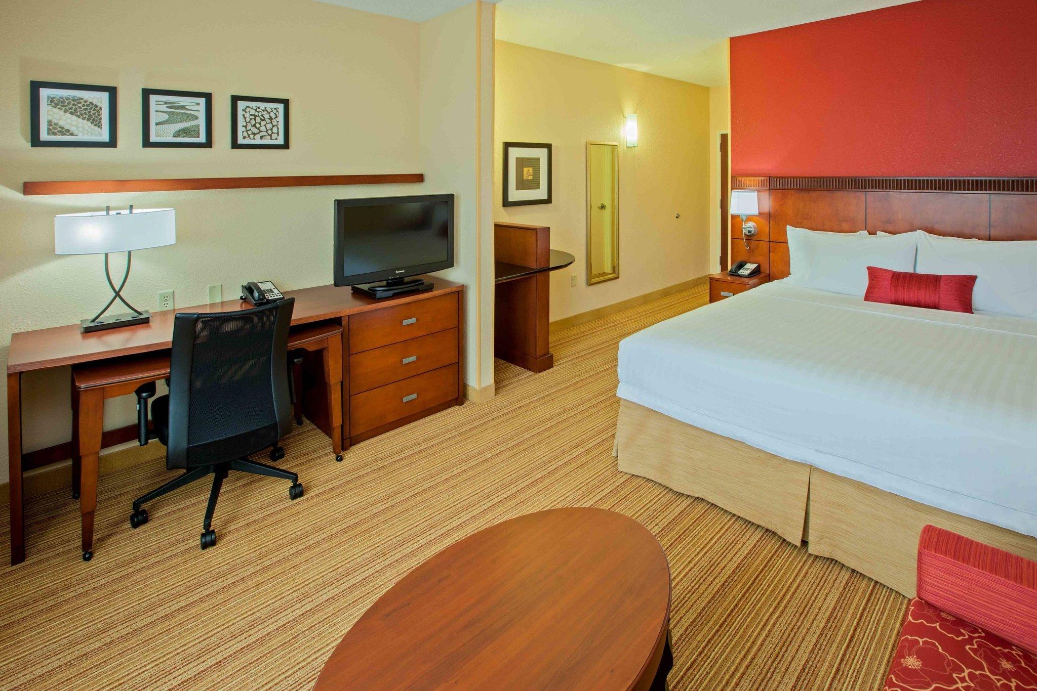 Courtyard by Marriott Louisville Northeast 写真