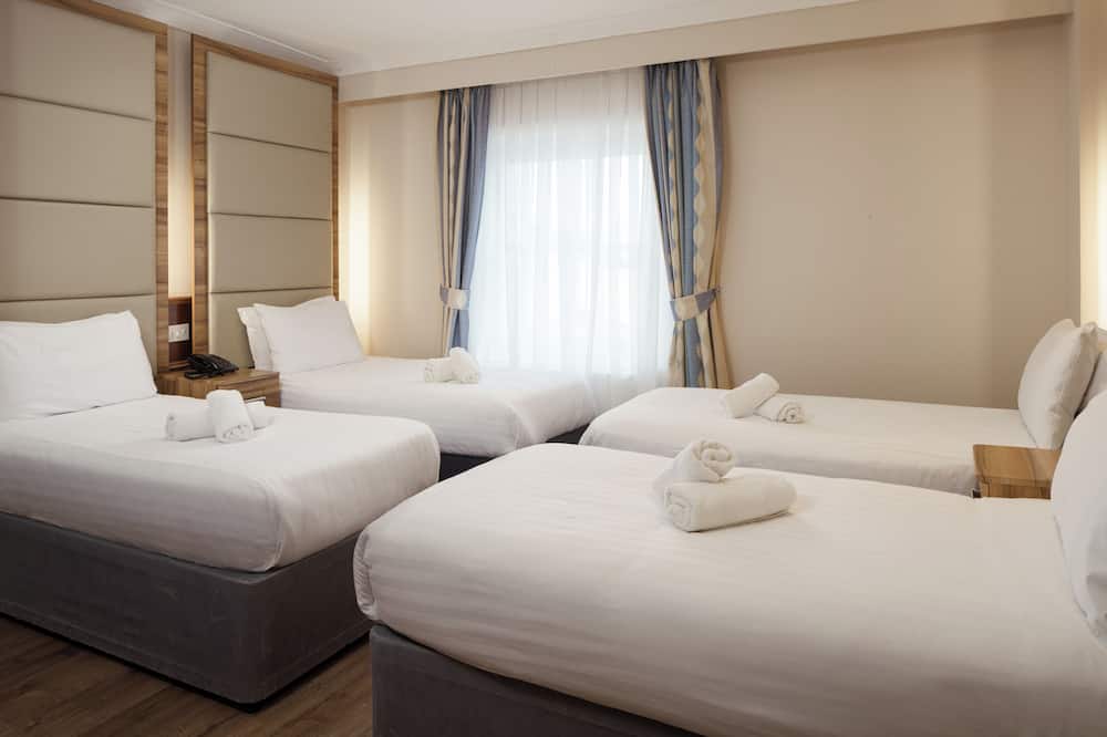 ロイヤル イーグル ホテル 写真