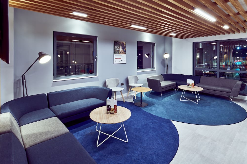 ホリデイ イン エクスプレス ジブラルタル バイ IHG 写真