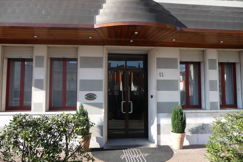 ホテル パリ 写真