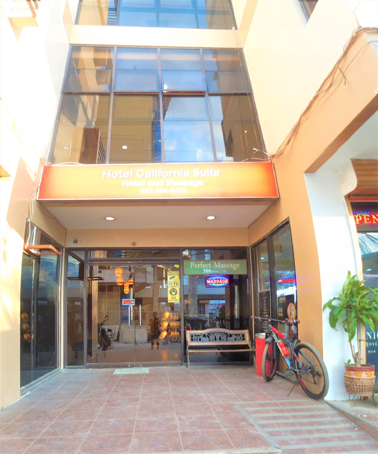 ホテル カリフォルニア スイート 写真