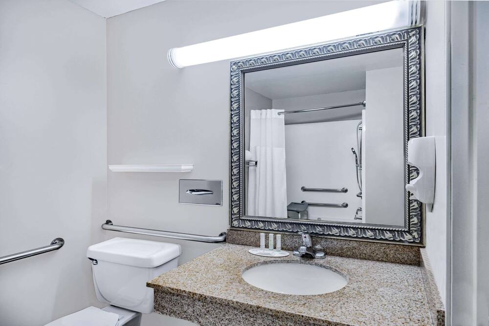 ベイモント バイ ウィンダム ガーニー 写真