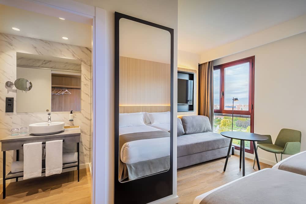 オクシデンタル パンプローナ 写真