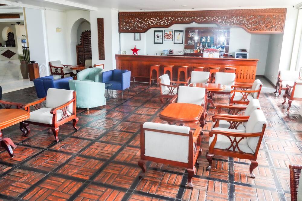 モノポリ オテル ブキティンギ 写真