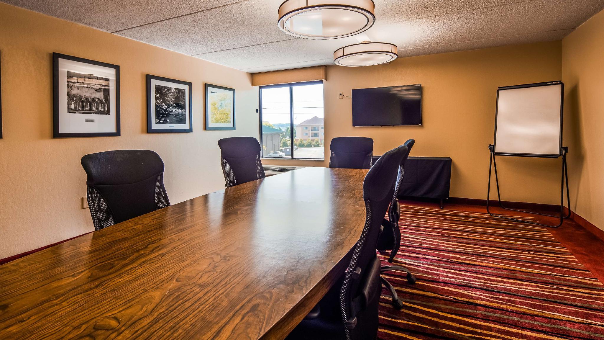 ベストウェスタン プラス ノックスビル シーダー ブラフ 写真