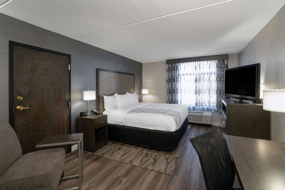 ラ キンタ イン & スイーツ バイ ウィンダム ローリー ダウンタウン ノース 写真