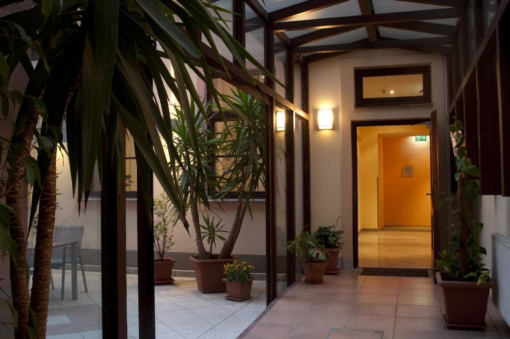 ホテル ルシア 写真