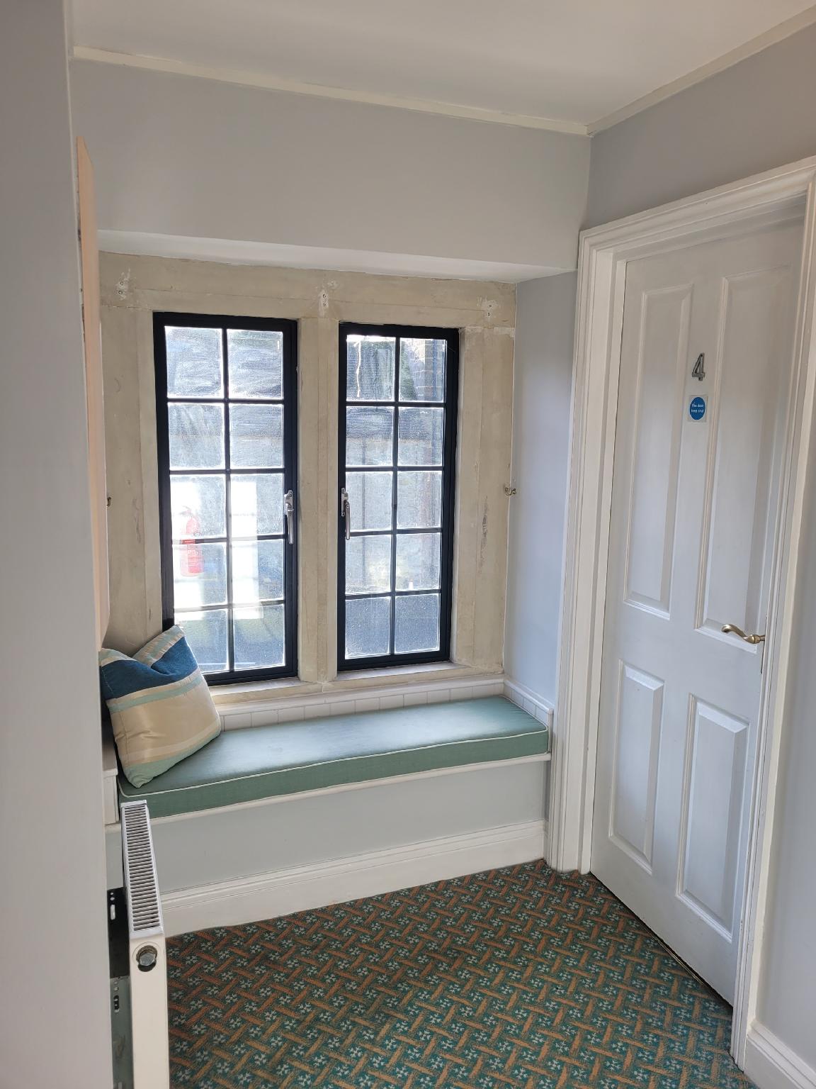 The Grove Arms 写真