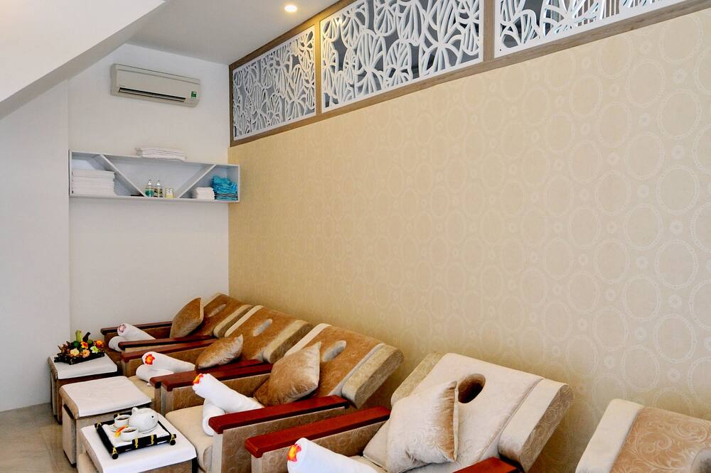 ザ MCR ラグジュリー ニャチャン ホテル 写真