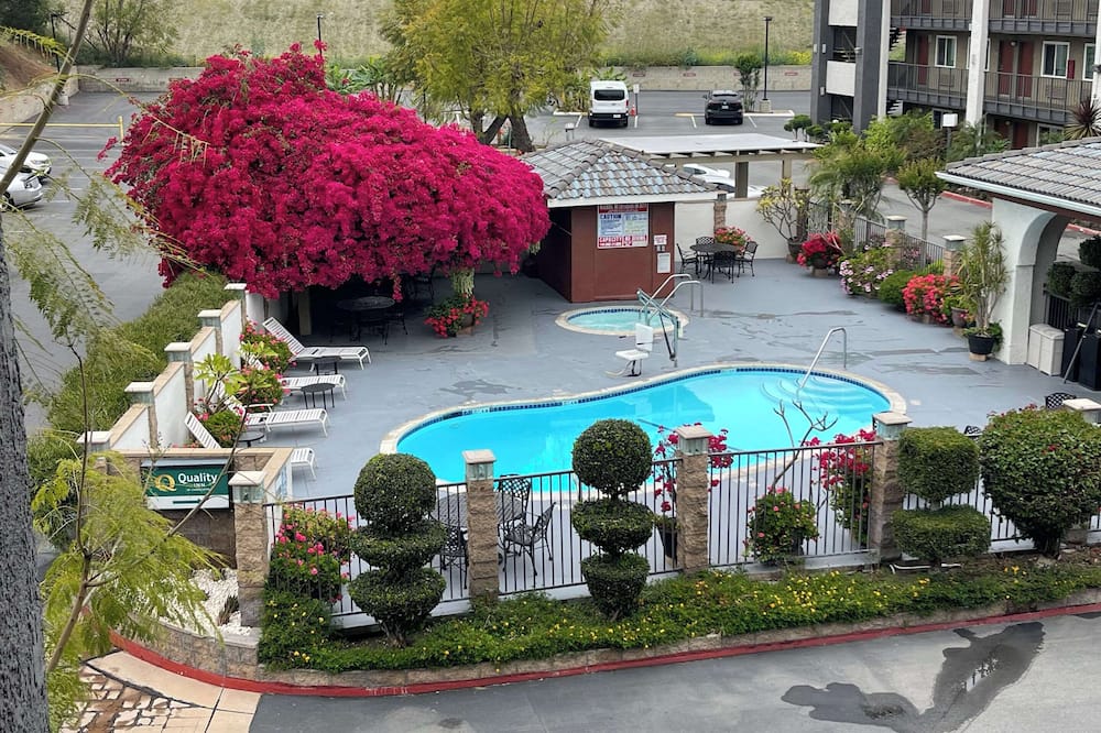 クオリティ イン オンタリオ エアポート コンベンション センター 写真